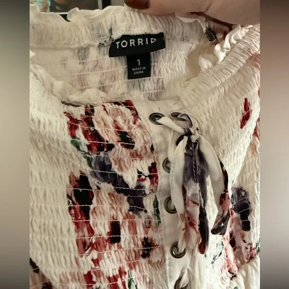 Torrid Top Plus Size Top Floral Blouse Women 1X White Off Shoulder Blouse Smock - Picture 2 of 5